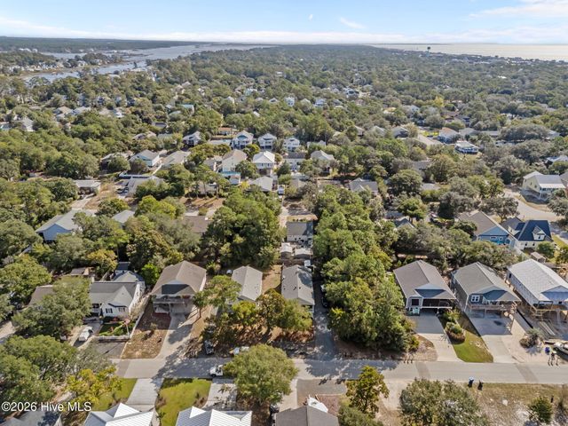 212 NE 33rd Street, Oak Island, NC 28465