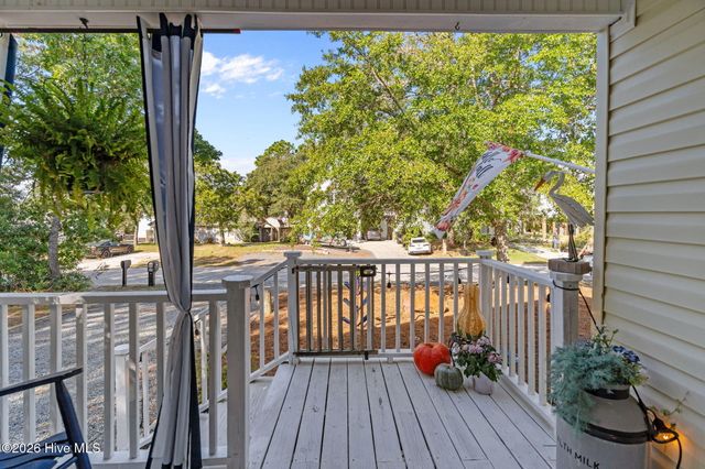 212 NE 33rd Street, Oak Island, NC 28465