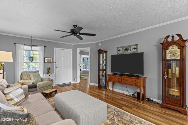 212 NE 33rd Street, Oak Island, NC 28465