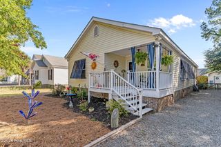 212 NE 33rd Street, Oak Island, NC 28465