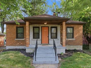 404 La Plaza Court, Royal Oak, MI 48073