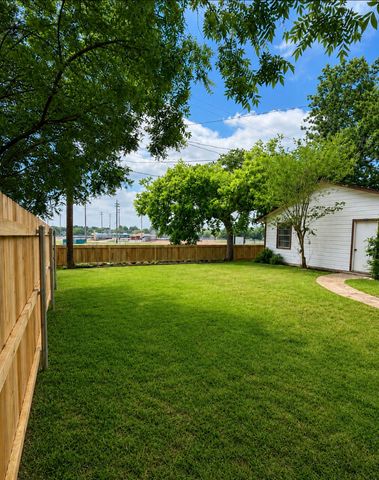 1404 Tatum Drive, Arlington, TX 76012