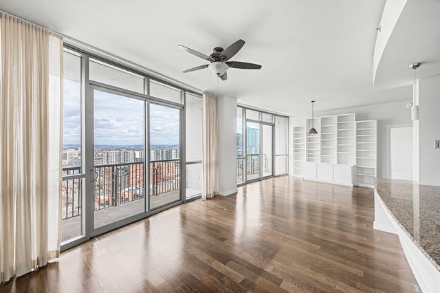 900 20th Ave S Apt 1615, Nashville, TN 37212
