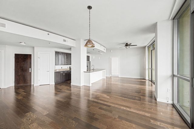 900 20th Ave S Apt 1615, Nashville, TN 37212