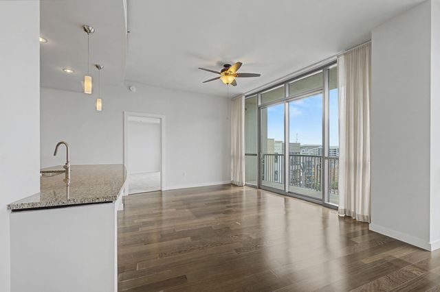 900 20th Ave S Apt 1615, Nashville, TN 37212