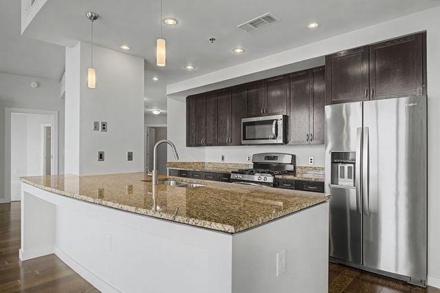 900 20th Ave S Apt 1615, Nashville, TN 37212