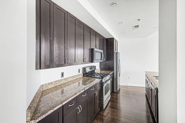 900 20th Ave S Apt 1615, Nashville, TN 37212