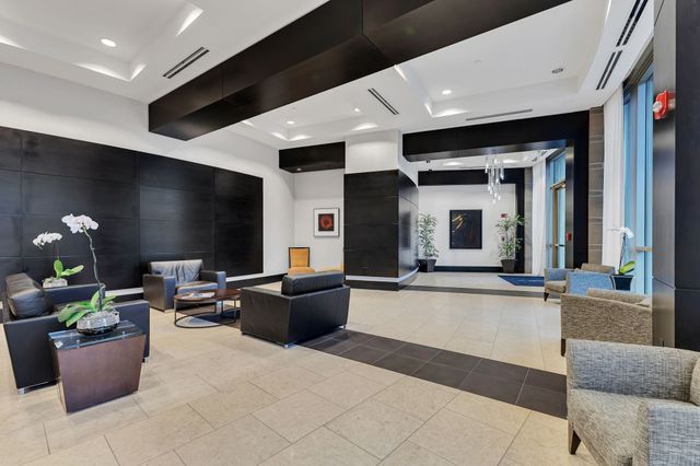 900 20th Ave S Apt 1615, Nashville, TN 37212
