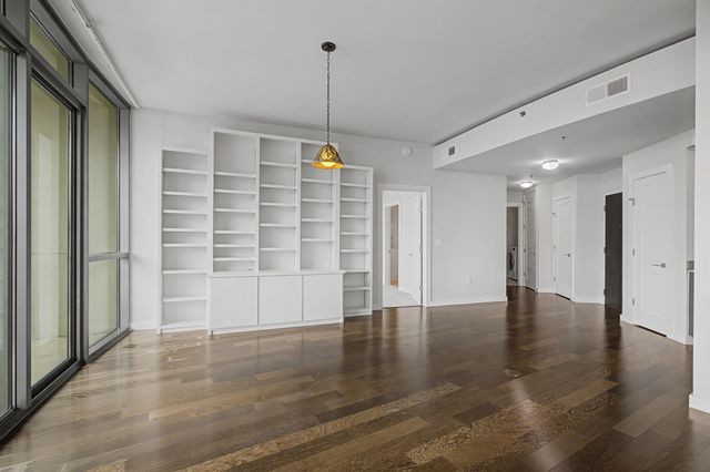 900 20th Ave S Apt 1615, Nashville, TN 37212