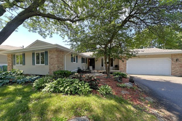 26 19th Avenue SW, New Brighton, MN 55112