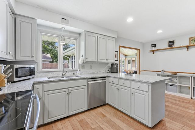 26 19th Avenue SW, New Brighton, MN 55112