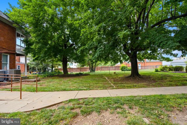 310 W BURKE ST, Martinsburg, WV 25401