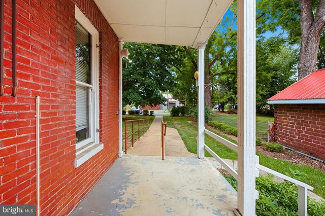 310 W BURKE ST, Martinsburg, WV 25401
