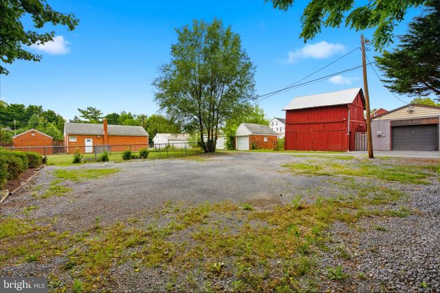 310 W BURKE ST, Martinsburg, WV 25401