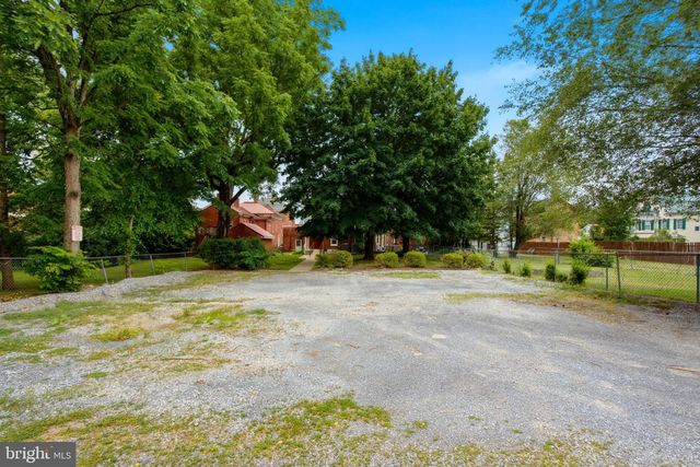 310 W BURKE ST, Martinsburg, WV 25401