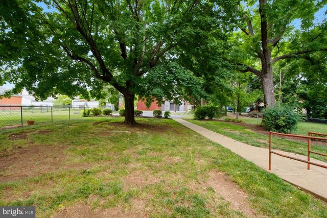 310 W BURKE ST, Martinsburg, WV 25401