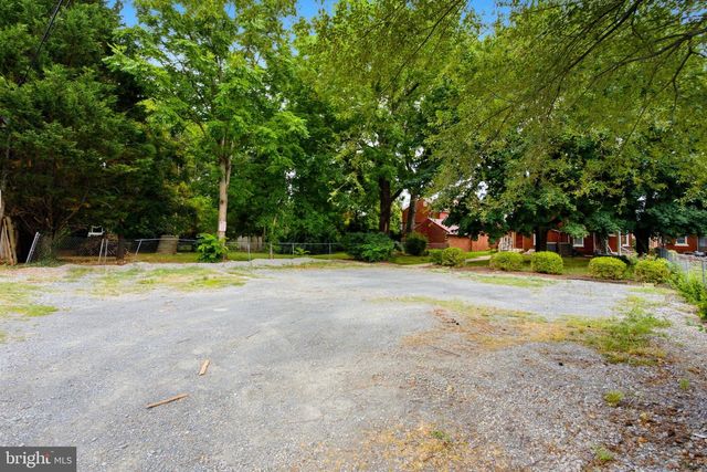 310 W BURKE ST, Martinsburg, WV 25401