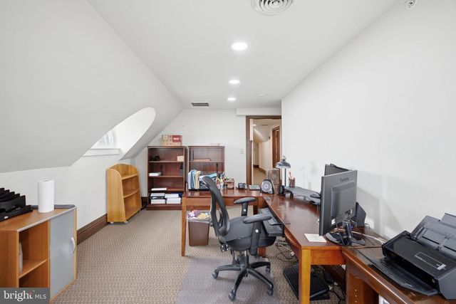 310 W BURKE ST, Martinsburg, WV 25401