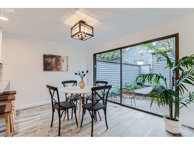 26 GREENRIDGE Ct, Lake Oswego, OR 97035