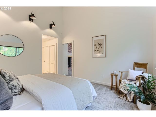26 GREENRIDGE Ct, Lake Oswego, OR 97035