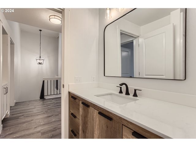 26 GREENRIDGE Ct, Lake Oswego, OR 97035