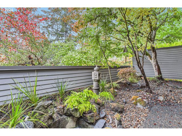 26 GREENRIDGE Ct, Lake Oswego, OR 97035