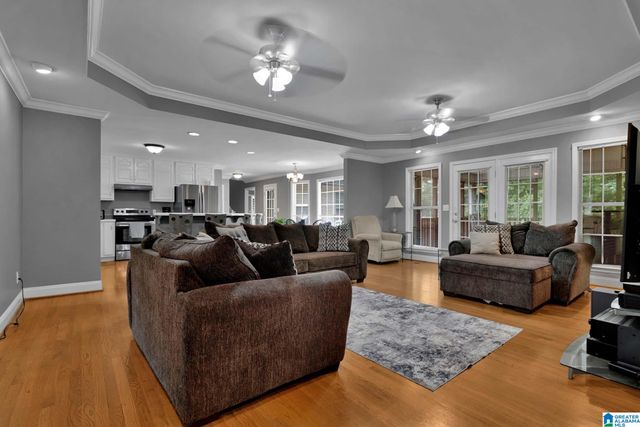 33 GREENBRIER LANE, Oneonta, AL 35121