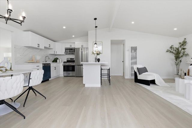 27707 La Porte Ave, Hayward, CA 94545