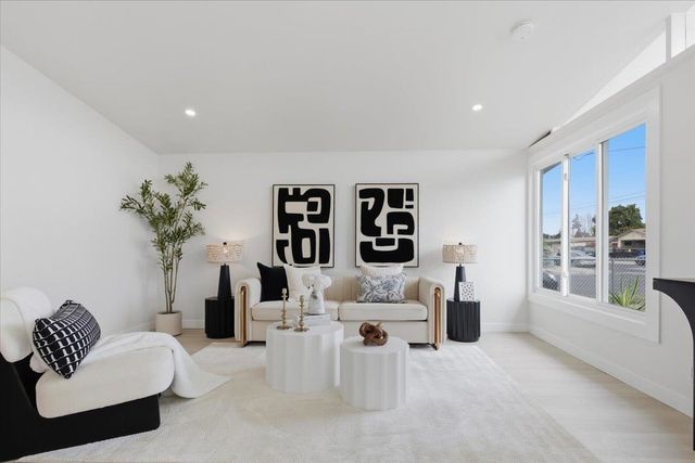 27707 La Porte Ave, Hayward, CA 94545