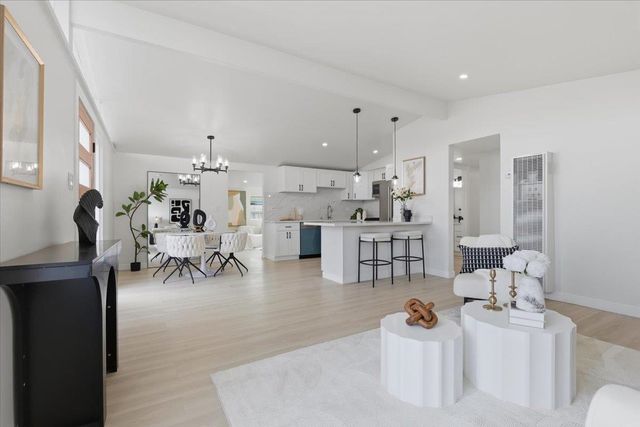 27707 La Porte Ave, Hayward, CA 94545