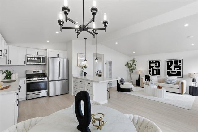 27707 La Porte Ave, Hayward, CA 94545