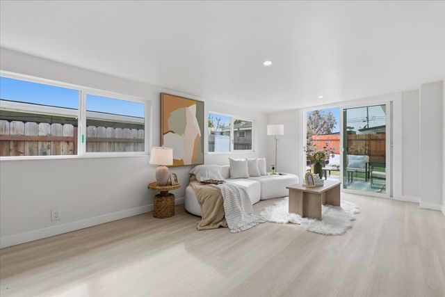 27707 La Porte Ave, Hayward, CA 94545