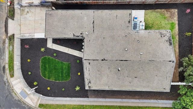 27707 La Porte Ave, Hayward, CA 94545