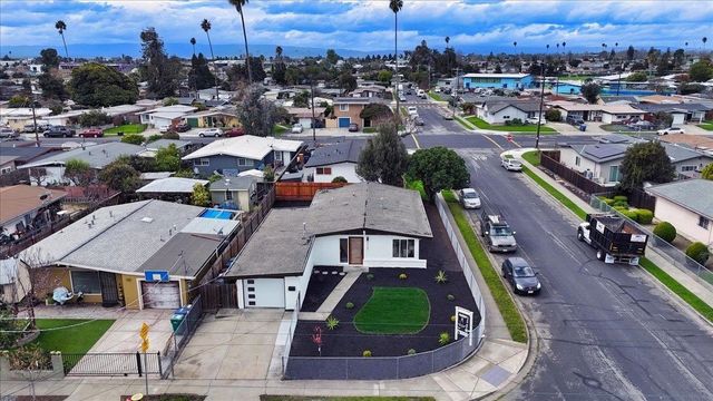 27707 La Porte Ave, Hayward, CA 94545