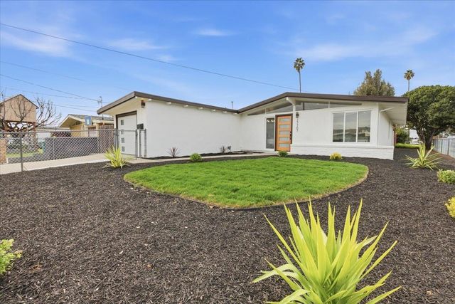 27707 La Porte Ave, Hayward, CA 94545