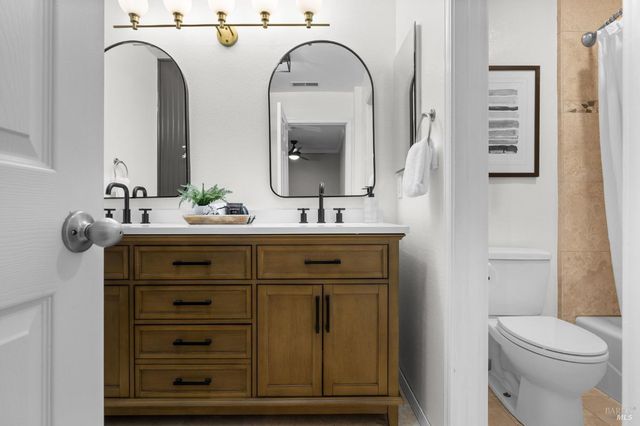 12 Rain Tree Ct, Petaluma, CA 94952