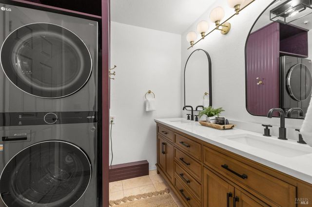 12 Rain Tree Ct, Petaluma, CA 94952