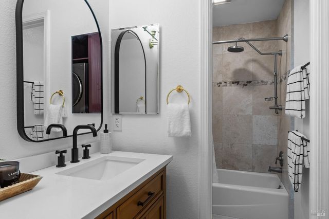 12 Rain Tree Ct, Petaluma, CA 94952