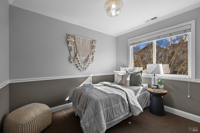 12 Rain Tree Ct, Petaluma, CA 94952