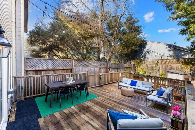 12 Rain Tree Ct, Petaluma, CA 94952