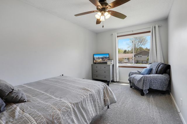 8910 Janero Avenue S, Cottage Grove, MN 55016
