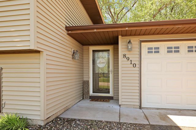 8910 Janero Avenue S, Cottage Grove, MN 55016