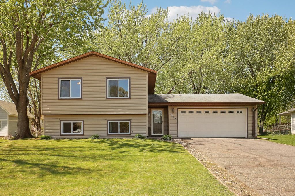 8910 Janero Avenue S, Cottage Grove, MN 55016