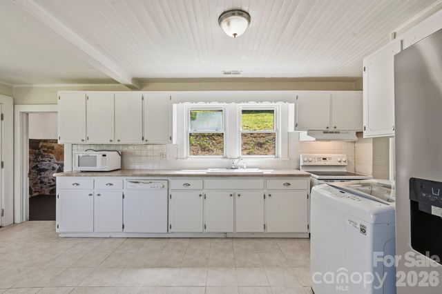 441 Main Street, Clyde, NC 28721