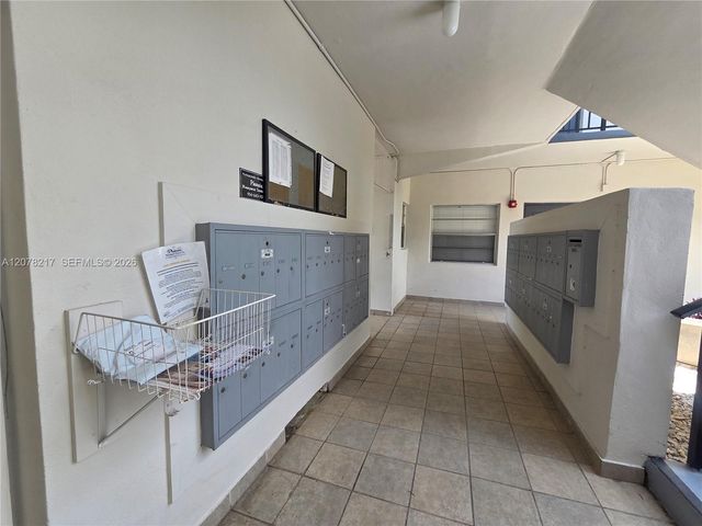 415 NE 2nd Street 105, Hallandale Beach, FL 33009