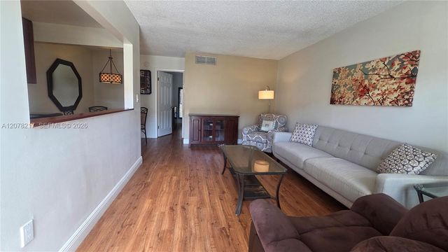 415 NE 2nd Street 105, Hallandale Beach, FL 33009