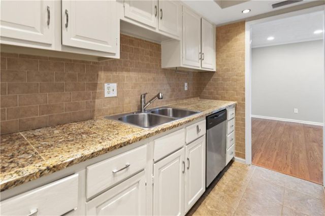 6851 Roswell Road O28, Atlanta, GA 30328