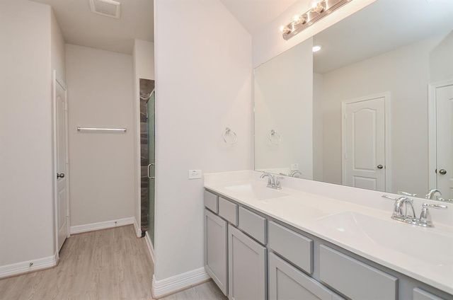 7402 Sunlit Harbor Dr, Cypress, TX 77433