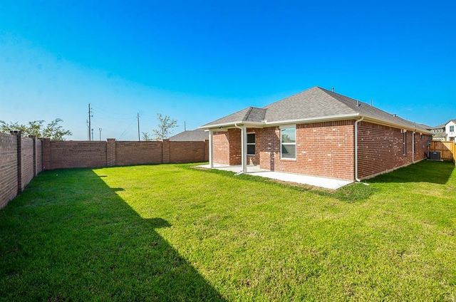 7402 Sunlit Harbor Dr, Cypress, TX 77433