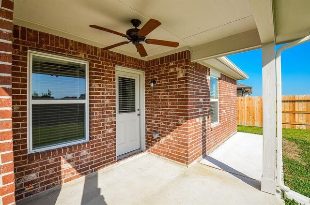 7402 Sunlit Harbor Dr, Cypress, TX 77433